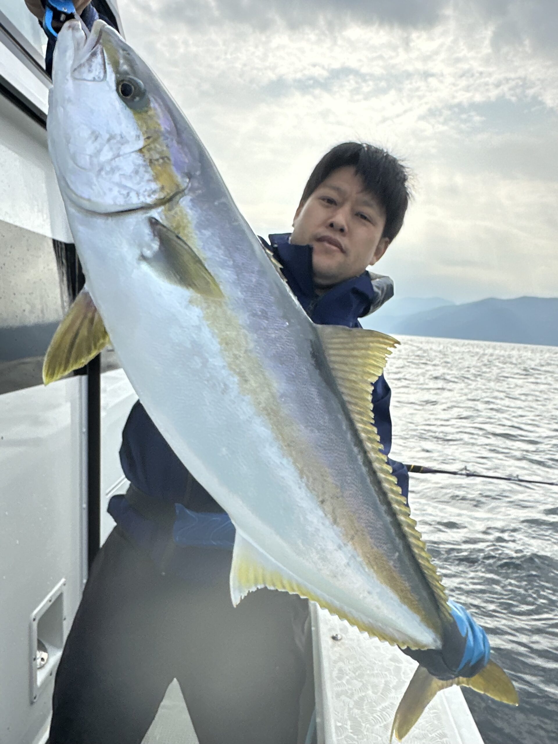 座布団ヒラメ二枚＆ヒラマサ１０３ｃｍ