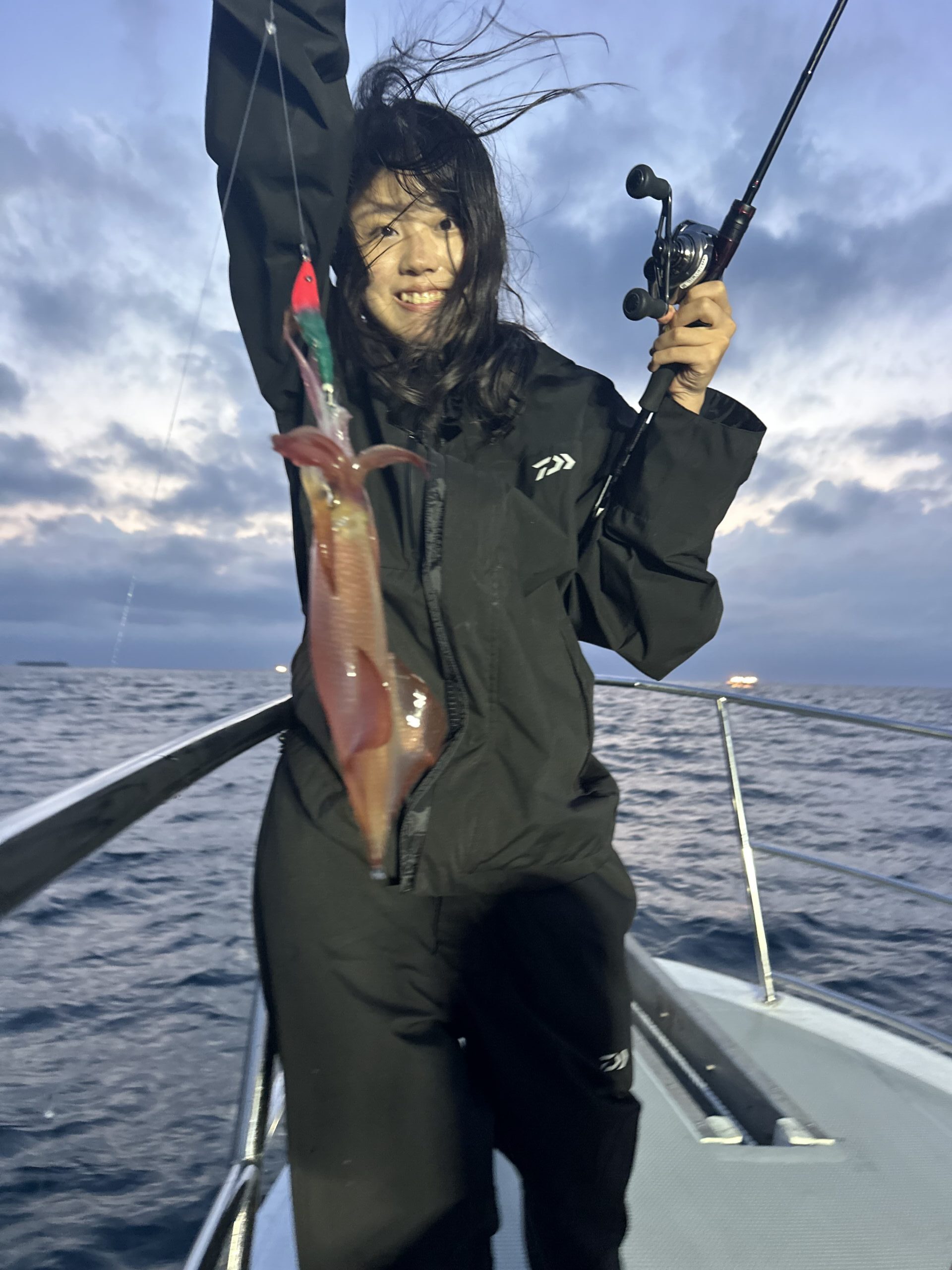 波の谷間のイカ釣り